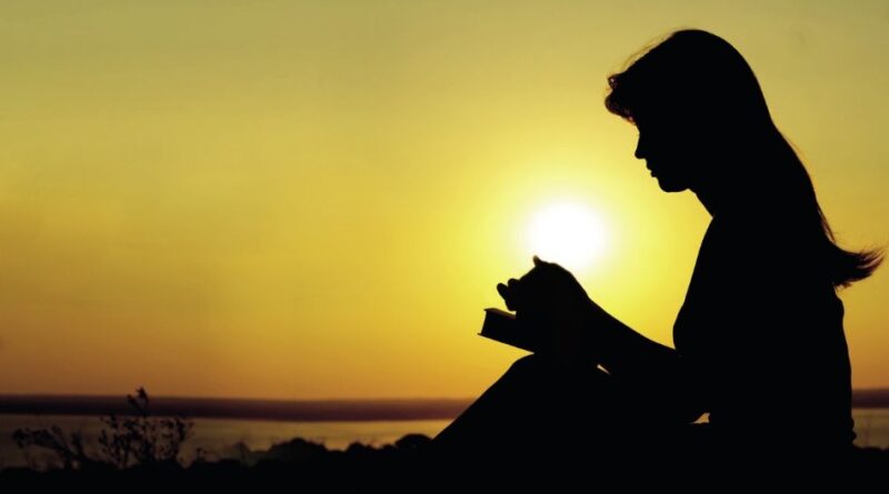 Por que não existem profetisas liderando a Igreja?